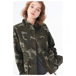 LOVE TREE Women’s Green Camouflage Utility Jacket Size Small